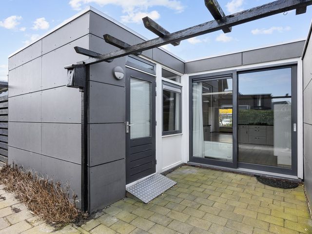 Willem Dreeslaan 42, Marum