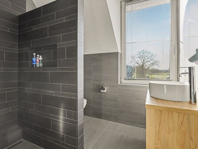 Hoefpad 8, Biest-Houtakker