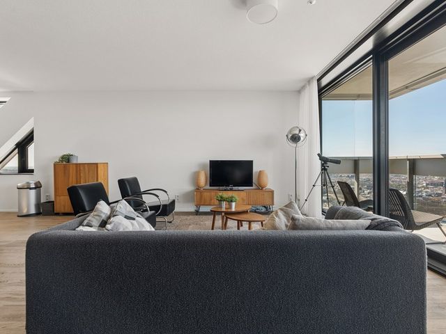 Anna van Buerenplein 272, 's-Gravenhage