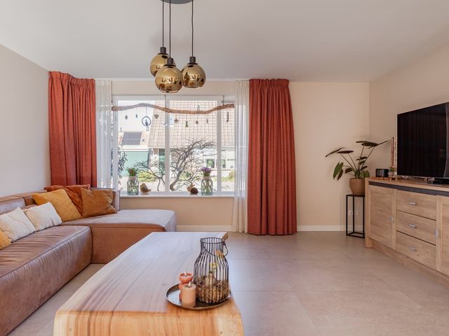 Houtduif 10, Blokker