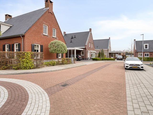 Herman de Ruijterstraat 1, Poederoijen