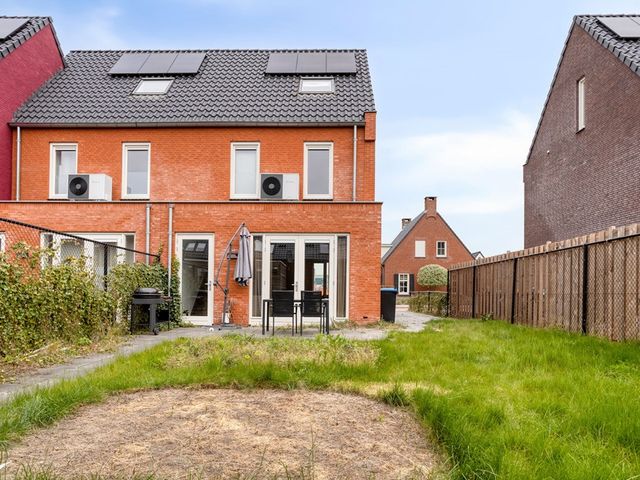 Herman de Ruijterstraat 1, Poederoijen