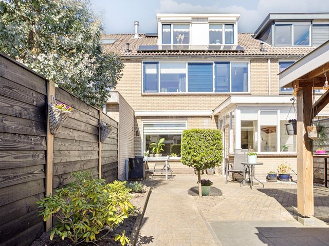 Regentesselaan 57, Veenendaal