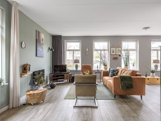 Langeweg 12, Grootegast