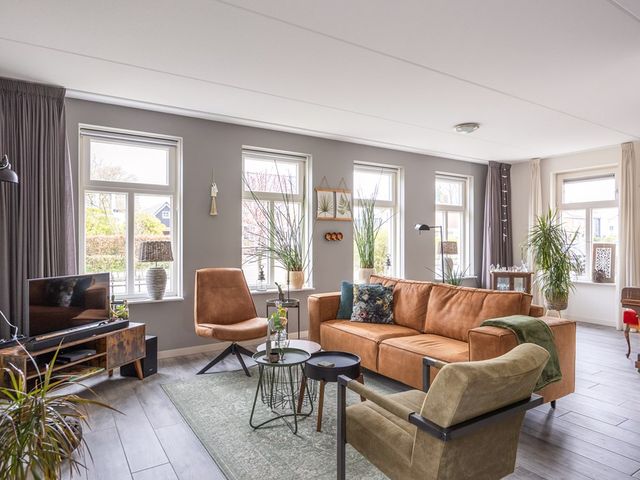 Langeweg 12, Grootegast