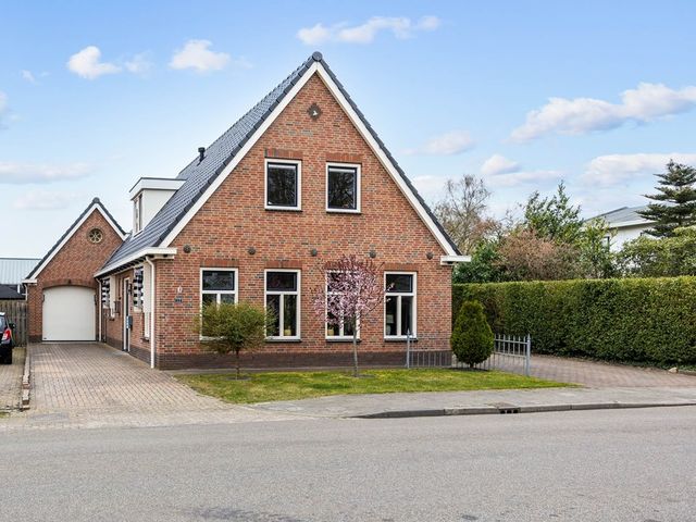 Langeweg 12, Grootegast