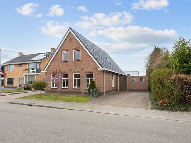 Langeweg 12, Grootegast