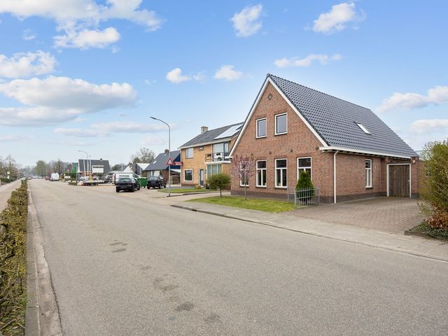 Langeweg 12, Grootegast