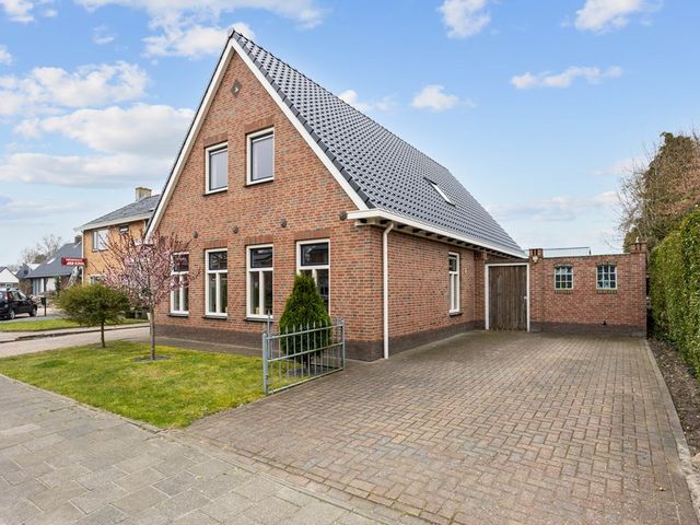 Langeweg 12, Grootegast