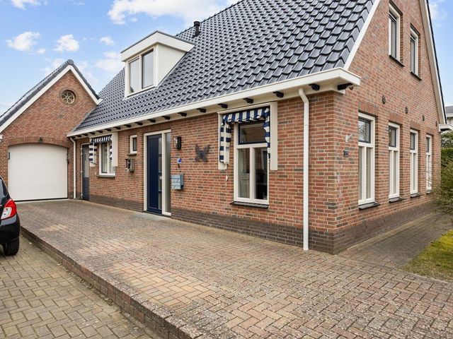 Langeweg 12, Grootegast