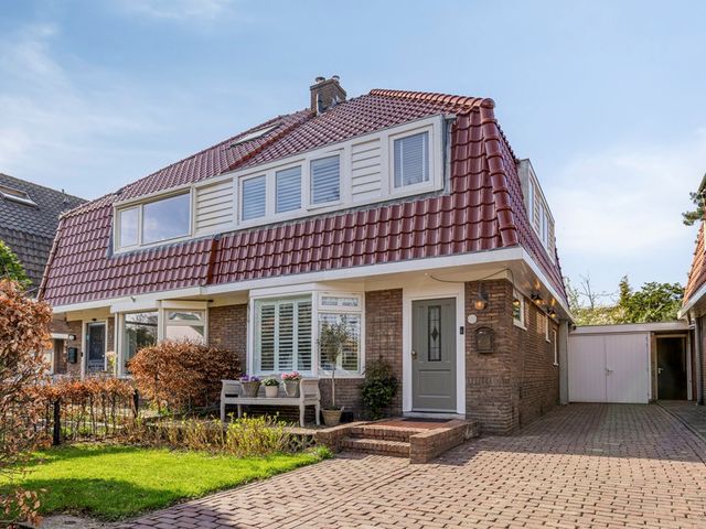 Akerendamlaan 18, Beverwijk