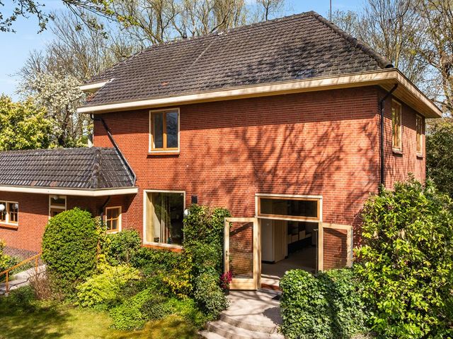 Stationsweg 56, Barendrecht