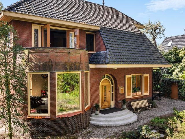 Stationsweg 56, Barendrecht