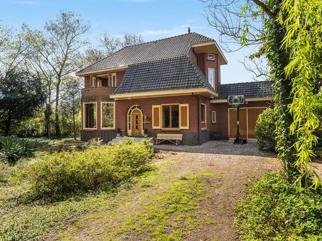 Stationsweg 56, Barendrecht