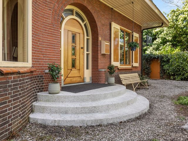 Stationsweg 56, Barendrecht