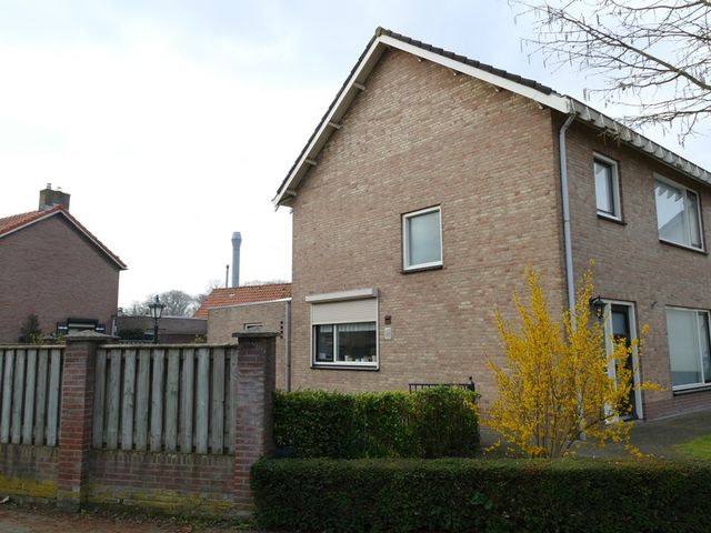 Julianastraat 47, Mariahout