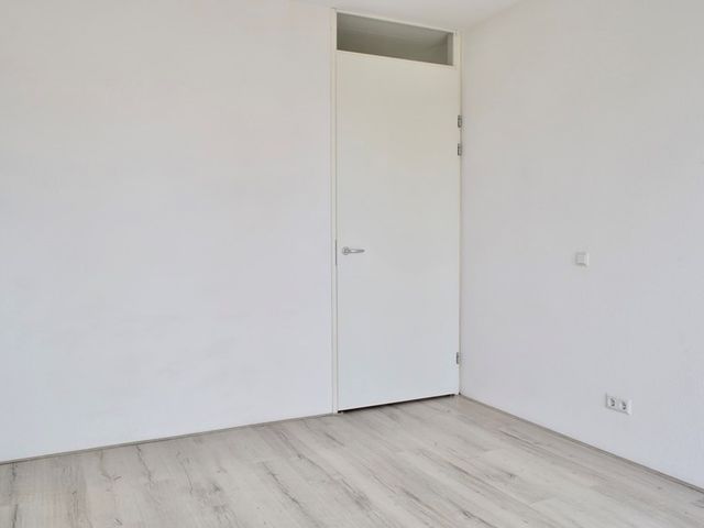 Nida Senffstraat 75, Amsterdam