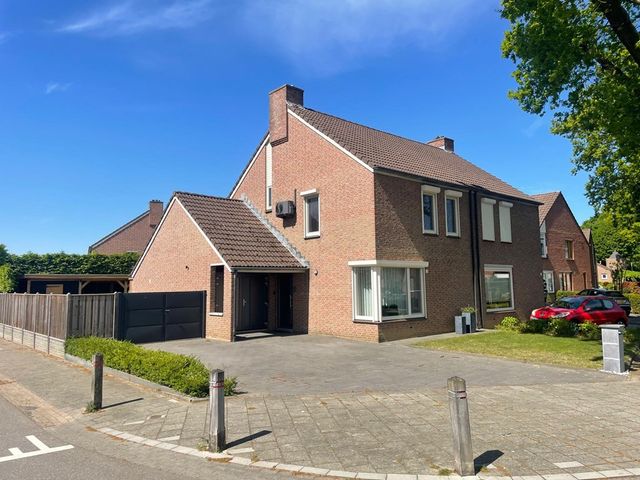 Hernastraat 12, Maasbracht