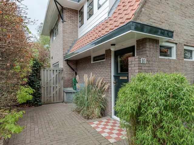 Waltherlaan 16, Bussum