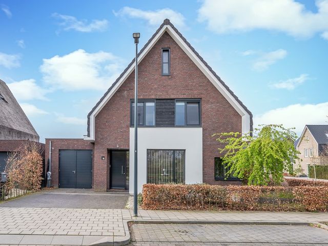 Vlinderlaan 90, Mierlo