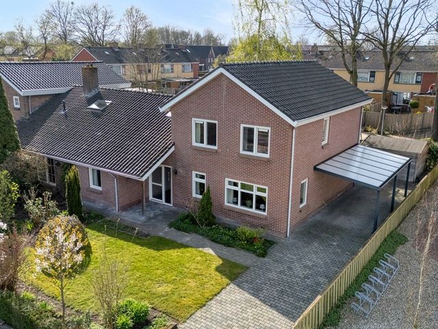 Middenraai 77a, Nieuweroord