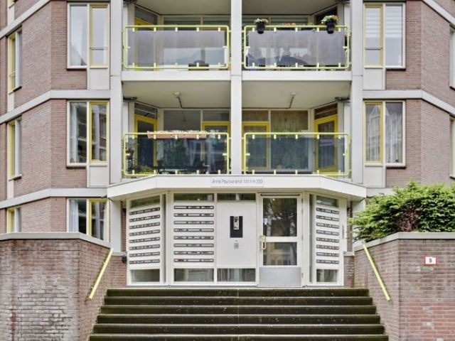 Anna Paulownahof , Tilburg