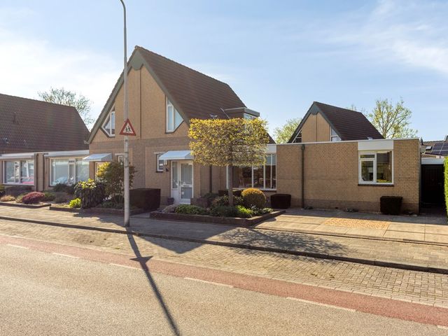 Admiraal de Ruyterlaan 9, Hendrik-Ido-Ambacht