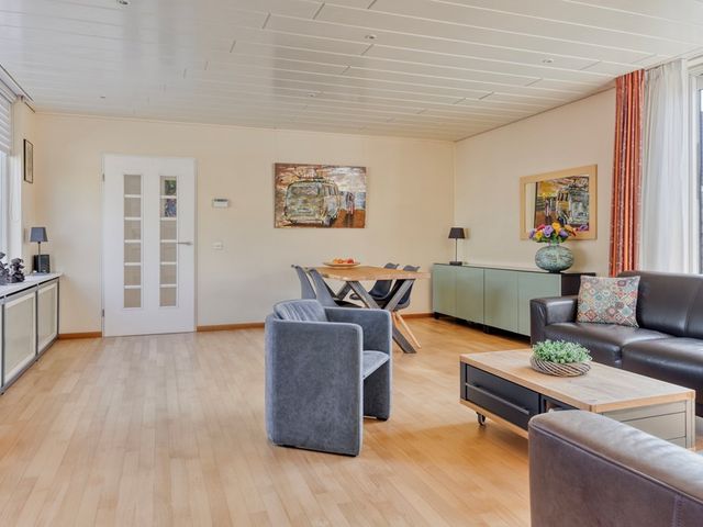 Admiraal de Ruyterlaan 9, Hendrik-Ido-Ambacht