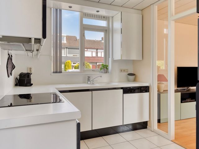Admiraal de Ruyterlaan 9, Hendrik-Ido-Ambacht