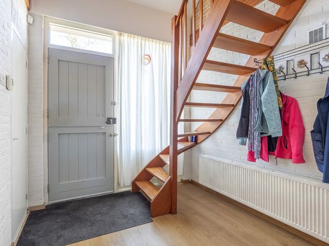 Waezenburglaan 74, Leek