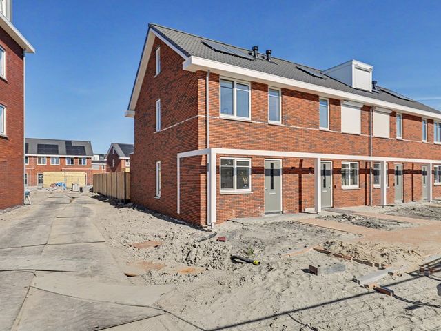 Uiterdijk 17, Strijen