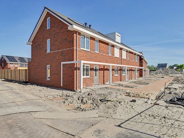 Uiterdijk 17, Strijen