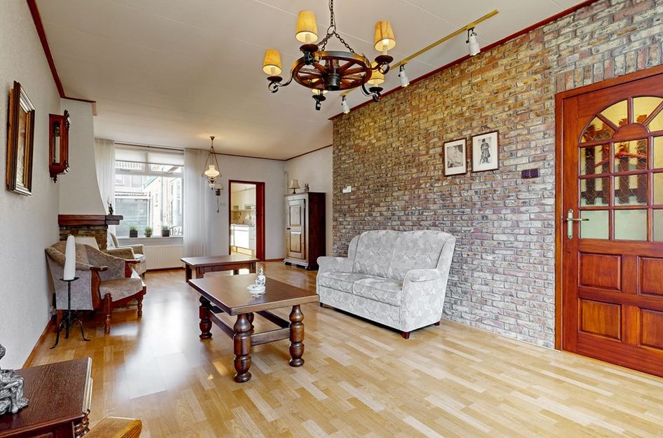 Admiraal de Ruyterstraat 55