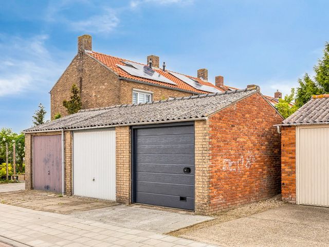 Margrietstraat 24, Kloosterzande