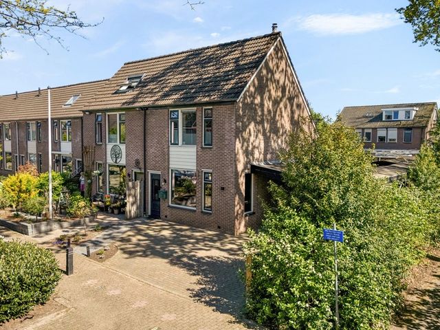 Klaproos 42, Hardenberg