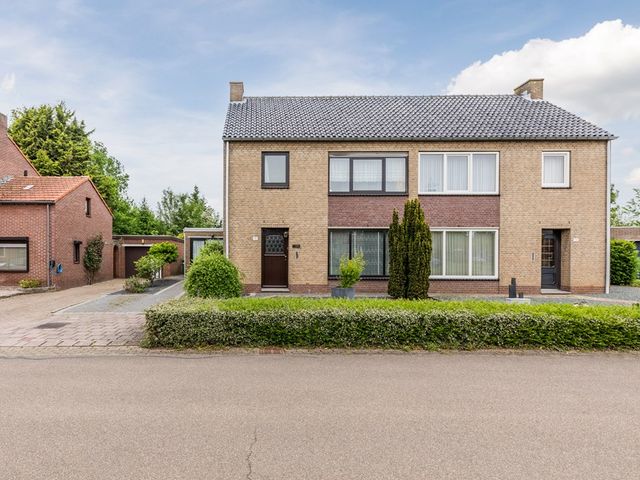 Steenakkerstraat 11, Maasbracht