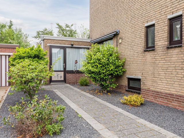 Steenakkerstraat 11, Maasbracht