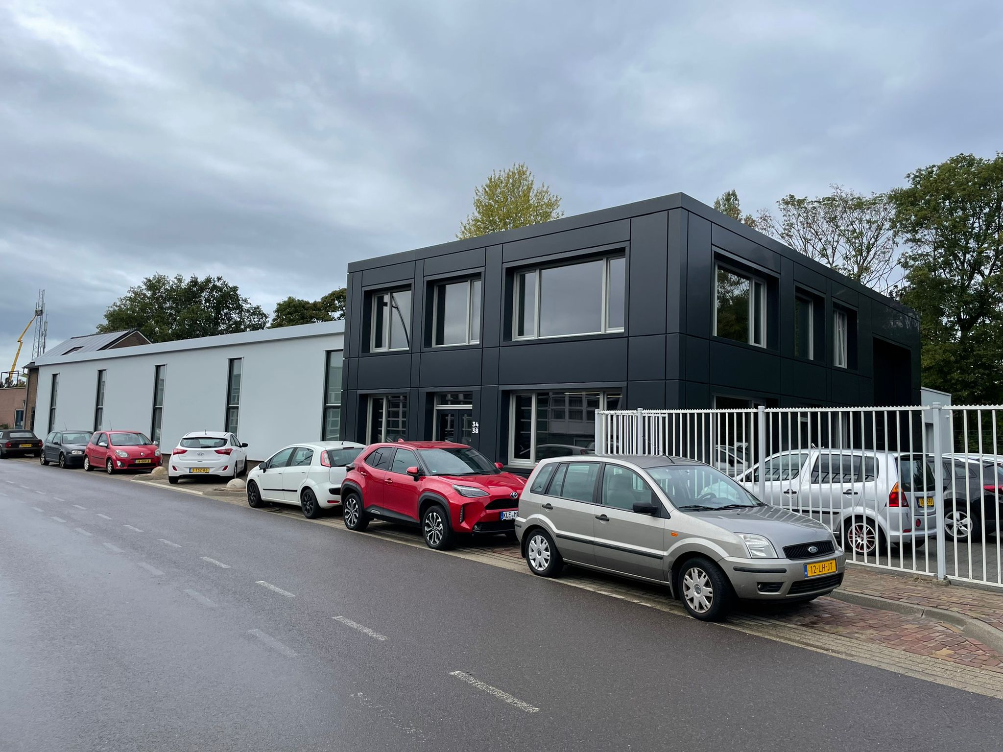 Bedrijfsruimte van 685 m² en 170 m² kantoorruimte in Nijmegen verhuurd!