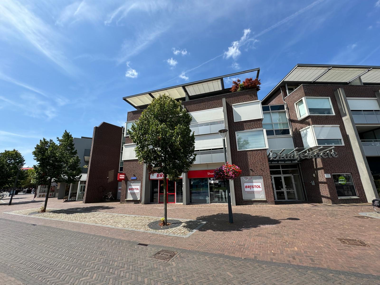 Circa 900 m² winkelruimte verhuurd in Best!