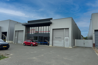 Bedrijfsruimte met kantoor in Ravenstein.