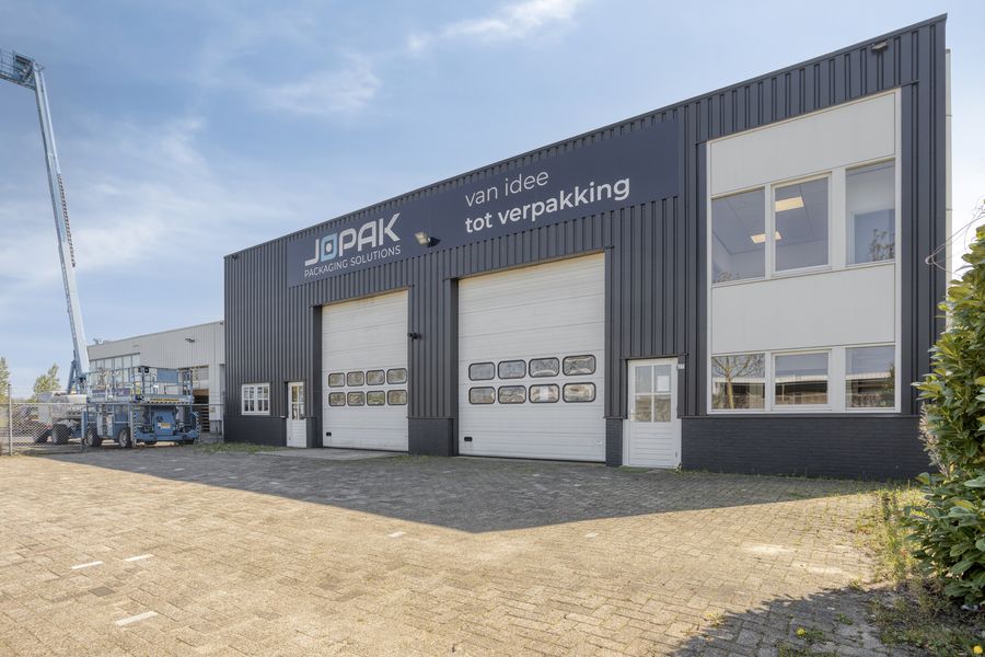 Representatief bedrijfgebouw aan de Spaanderstraat 27 in Oss!