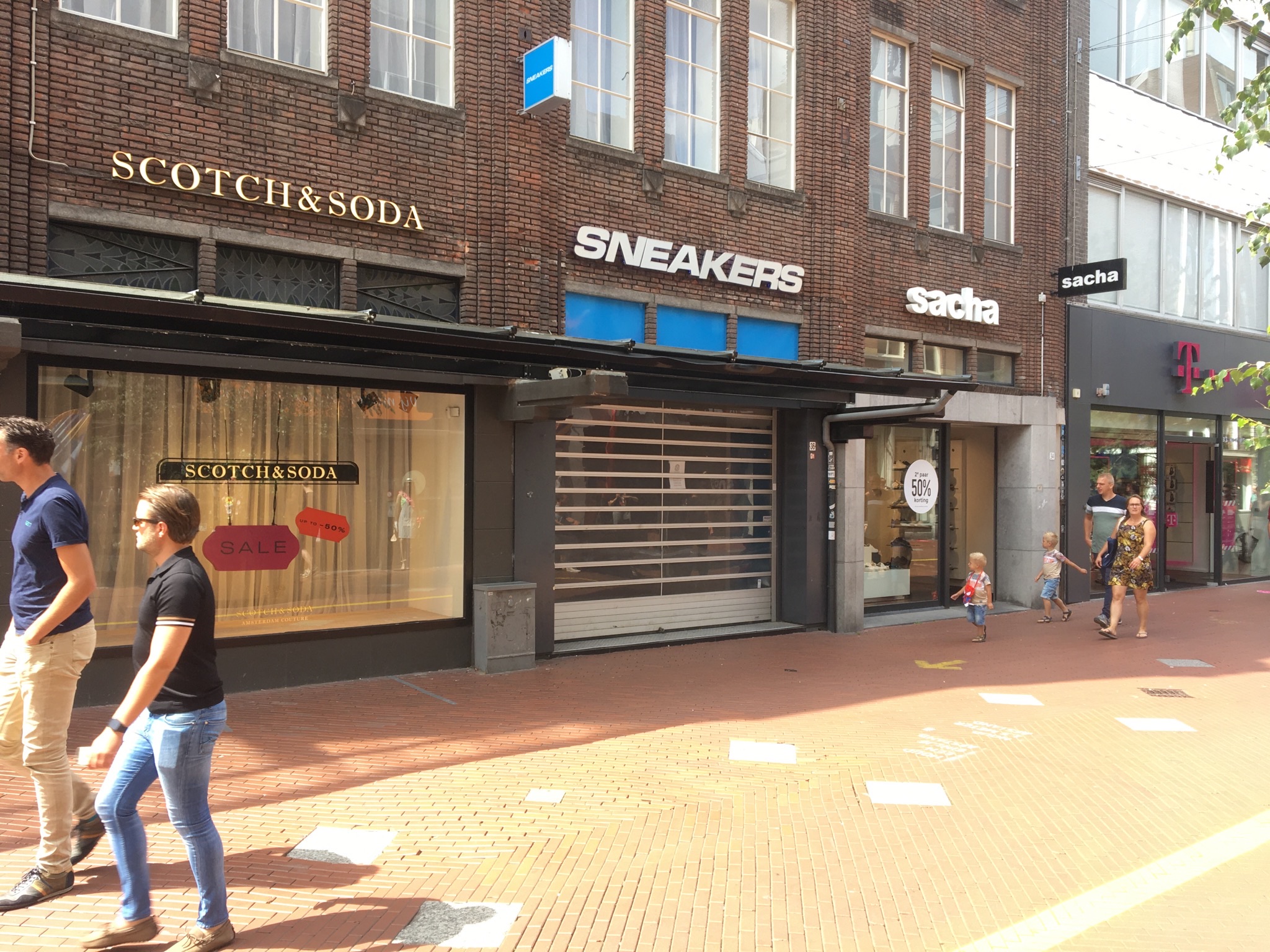 Me Phone Store huurt winkelruimte aan de Rechtestraat in Eindhoven!