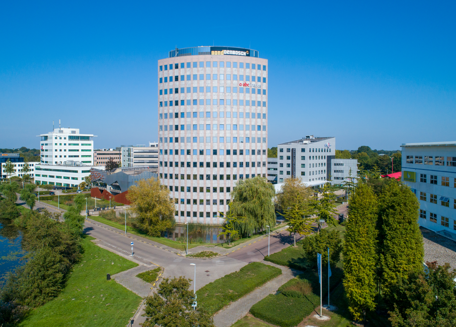 Kantoorruimte van circa 1.350 m² aan Pettelaarpark 130-139 in den bosch