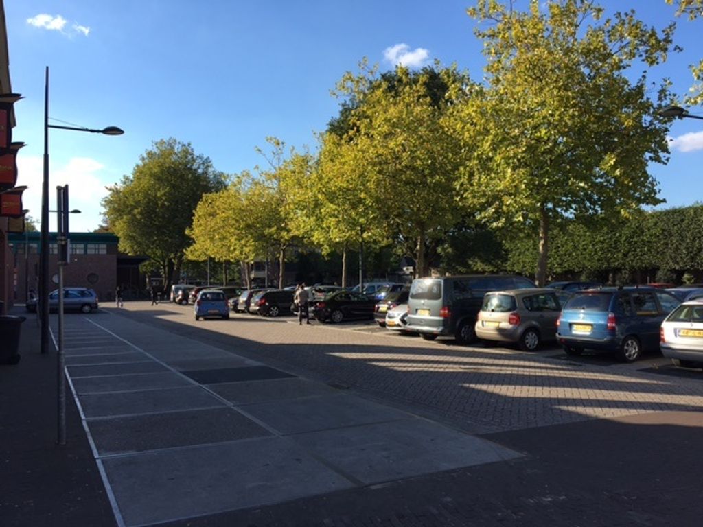 Handwerkstraat 13-15, VALKENSWAARD