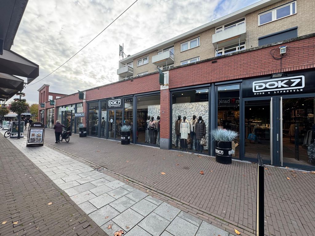 Handwerkstraat 13-15, VALKENSWAARD
