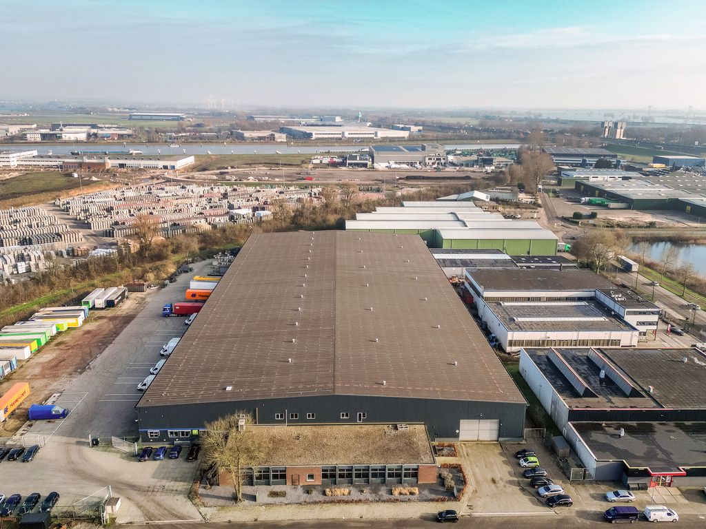 Kellensedwarsweg 2-6, Tiel