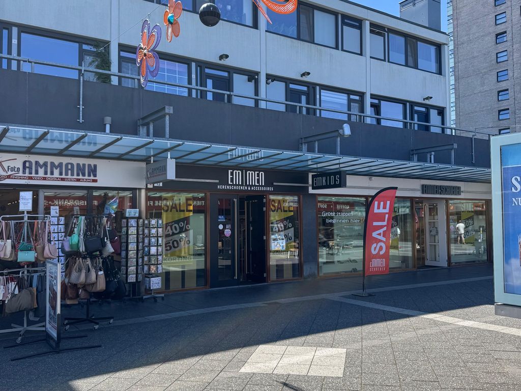 Winkelcentrum Woensel 12, EINDHOVEN