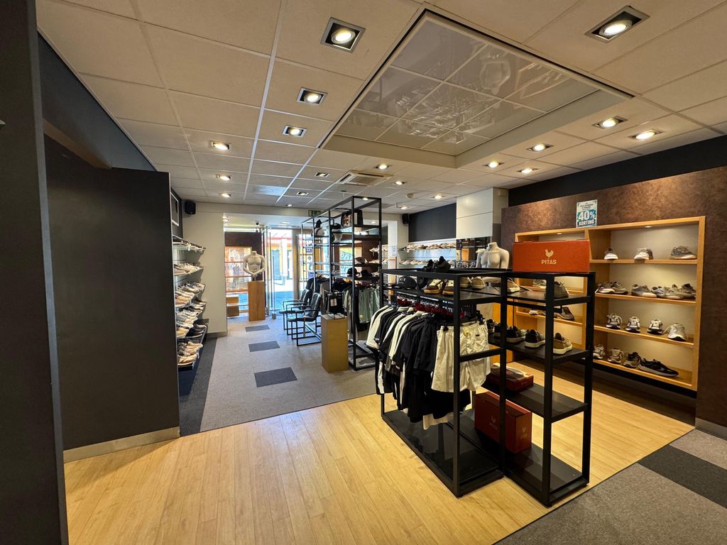 Winkelcentrum Woensel 12, EINDHOVEN