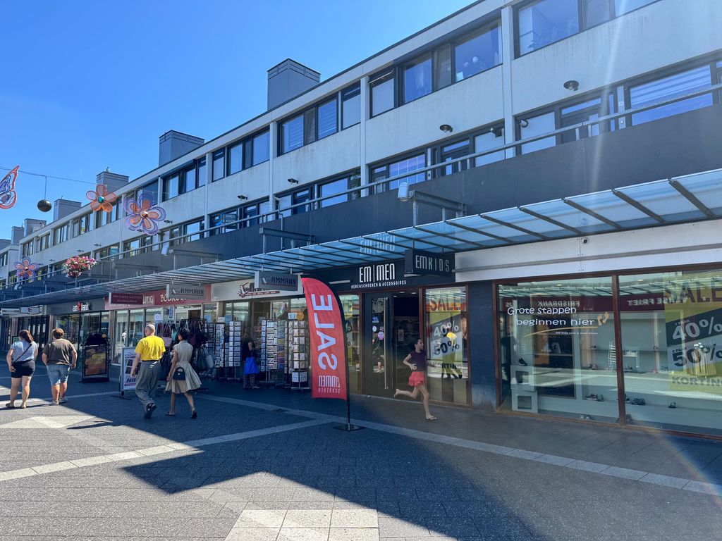 Winkelcentrum Woensel 12, EINDHOVEN