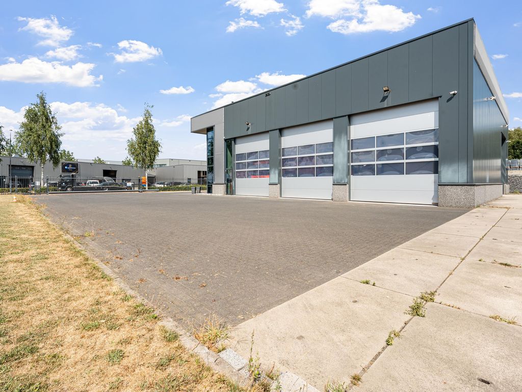 Mandenmakerstraat 5, Uden